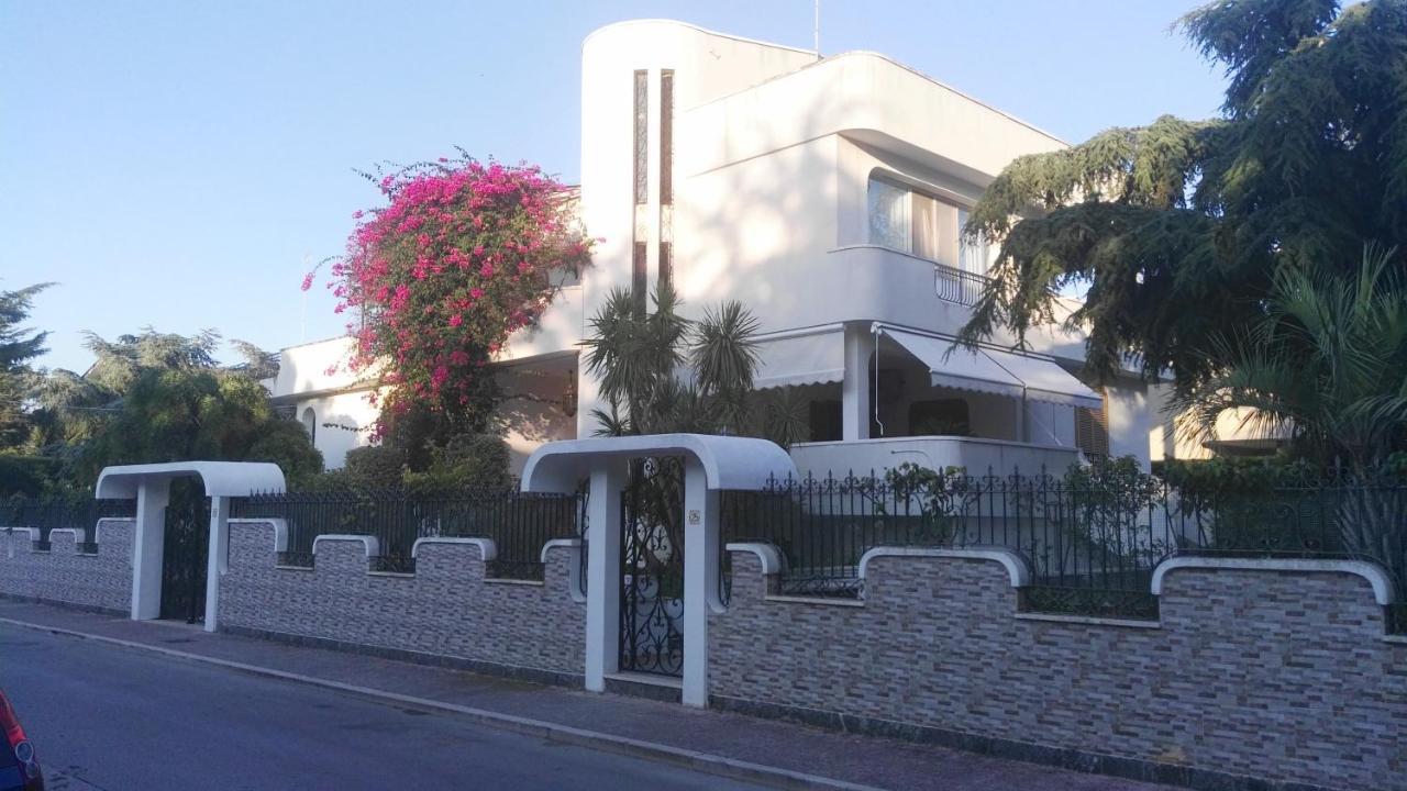 Villa Mary - Oroblu Trani Εξωτερικό φωτογραφία