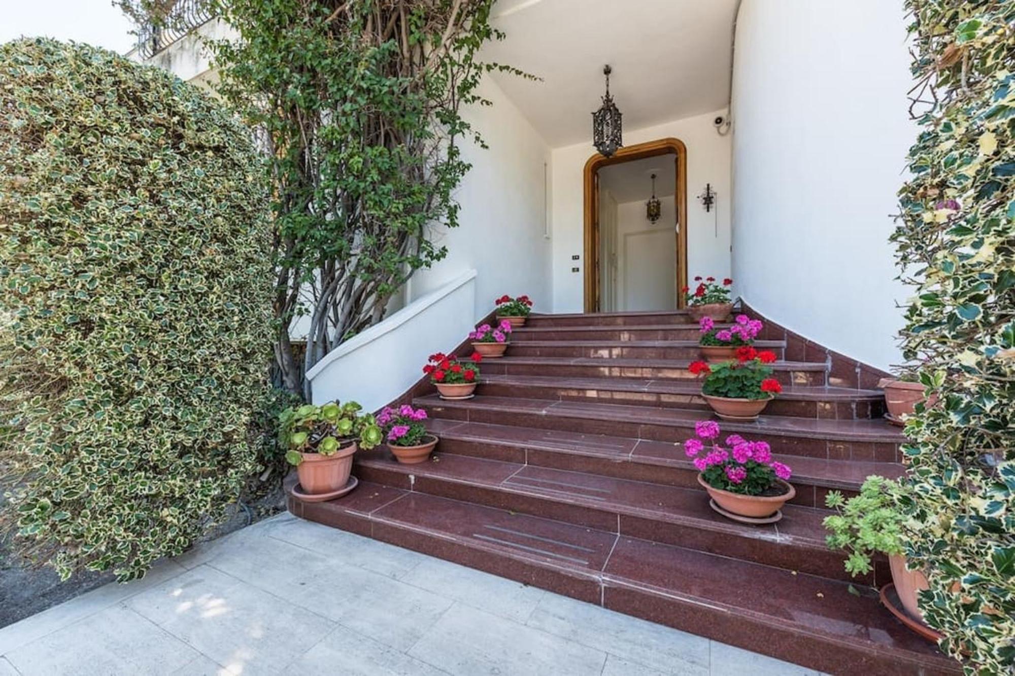 Villa Mary - Oroblu Trani Εξωτερικό φωτογραφία